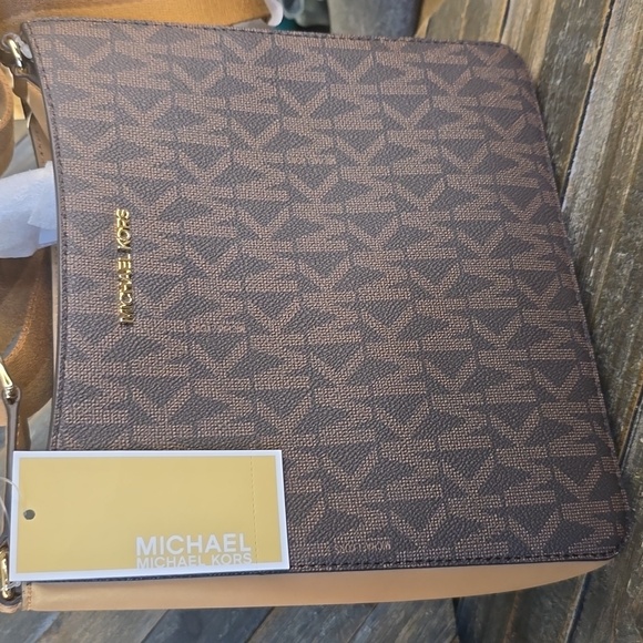 MICHAEL KORS SHOULDER BAGS 🥰 - Picture 2 of 7